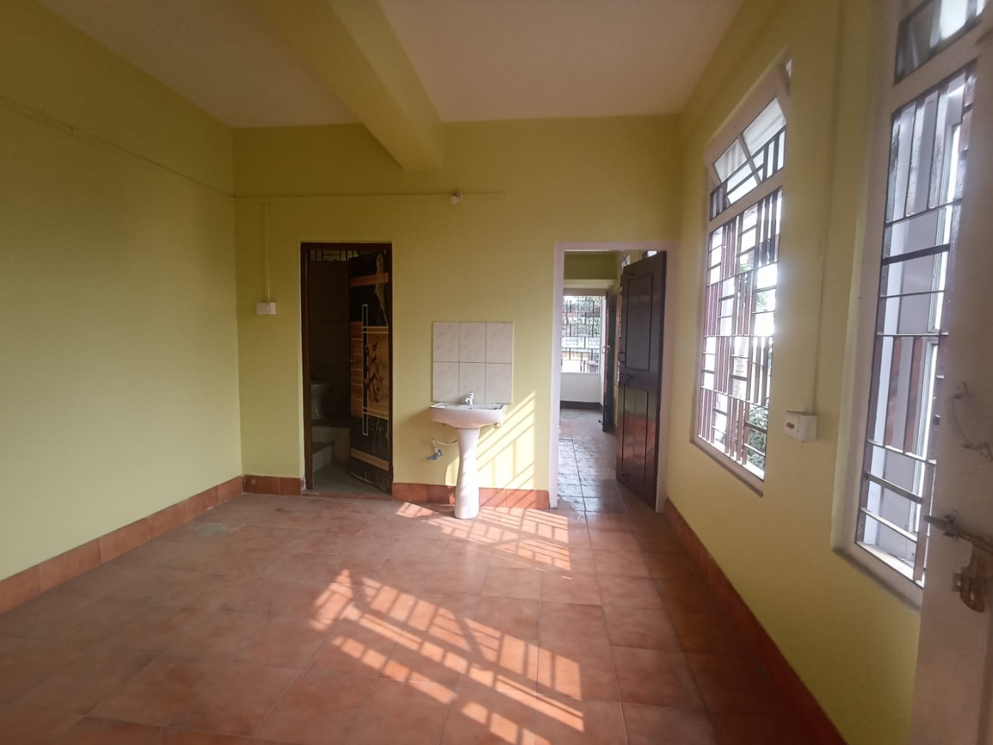 Unfurnished 2bhk in Bamunimaidan, Guwahati, Assam, India for Rent
